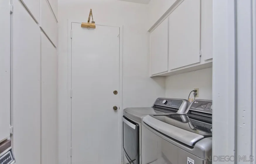 5340 Yarmouth Avenue #205 photo 14