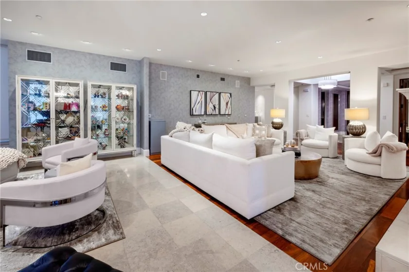 345 E Colorado Boulevard #404 photo 12