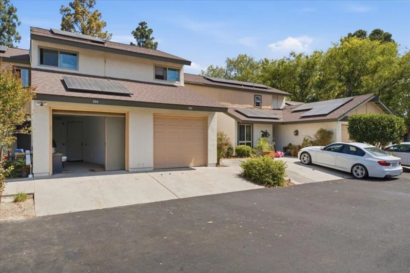 503 Smoketree Glen photo 2