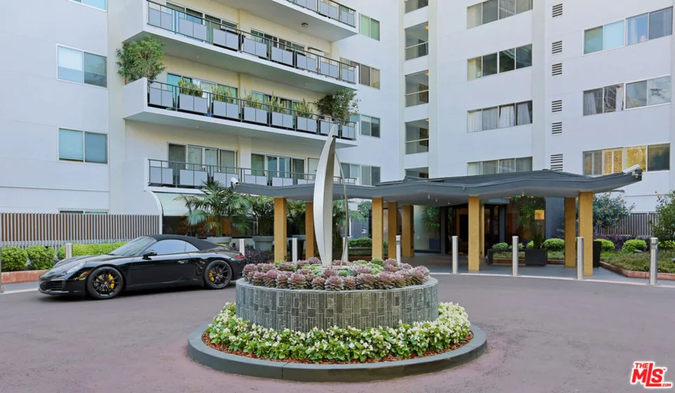 1155 N La Cienega Boulevard #1110 photo 2