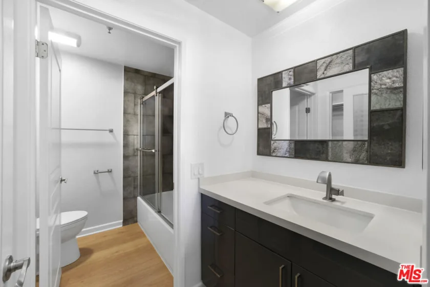 7320 Hawthorn Avenue #319 photo 28