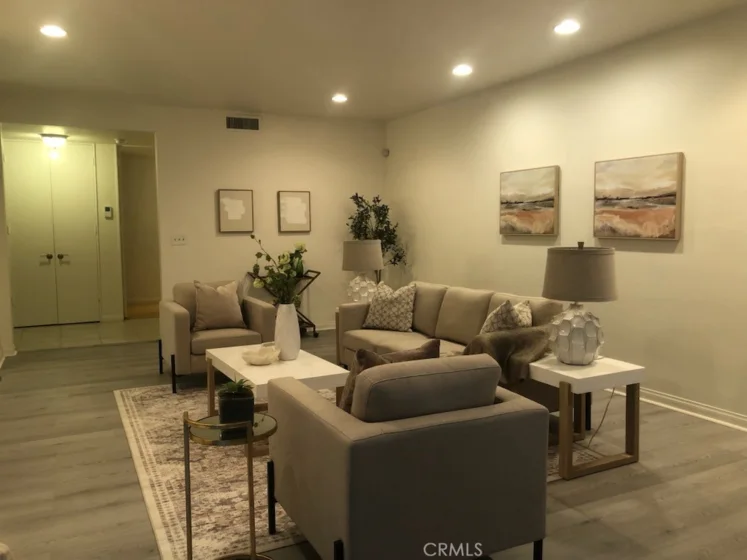 380 S Orange Grove Bl #8 photo 22