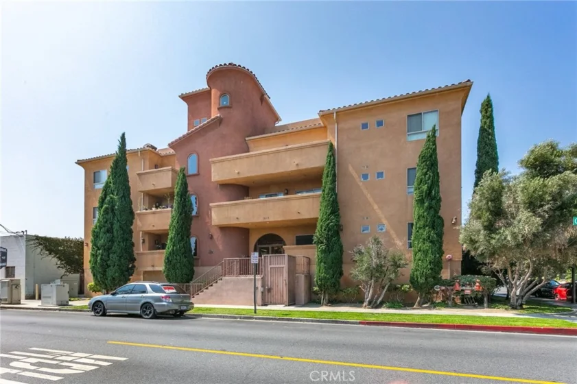 1515 Grismer Avenue #304 photo 1