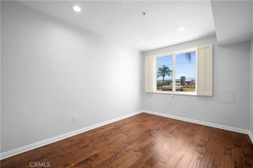 6800 Corbin Avenue #106 photo 21