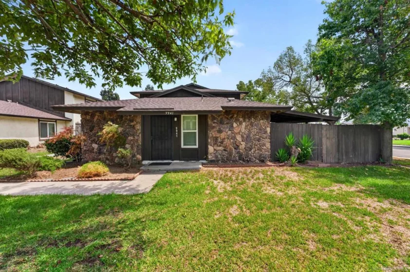 9941 Woodpark photo 1