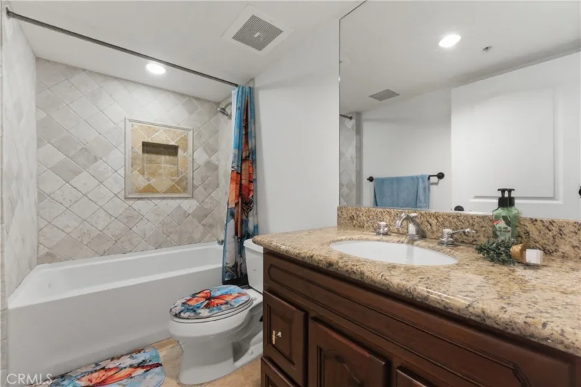 4733 Elmwood Avenue #203 photo 14