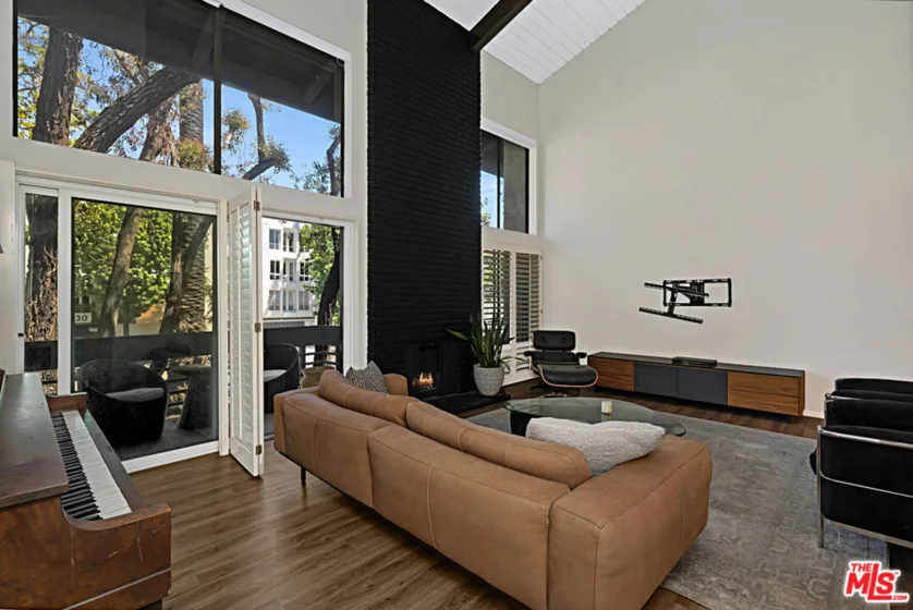 1925 S Beverly Glen Boulevard #40 photo 5