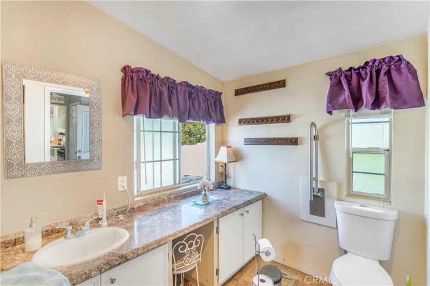 25210 Catalina photo 21