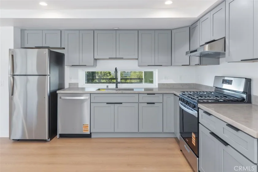 176 N Catalina Avenue #403 photo 5