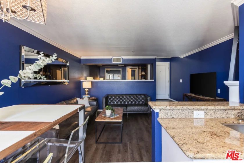 7320 Hawthorn Avenue #215 photo 24