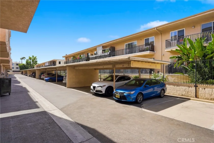 5429 Newcastle # 303 photo 26