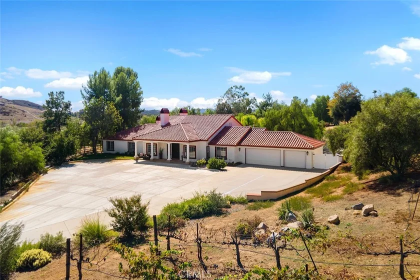 39555 Avenida Bonita photo 5