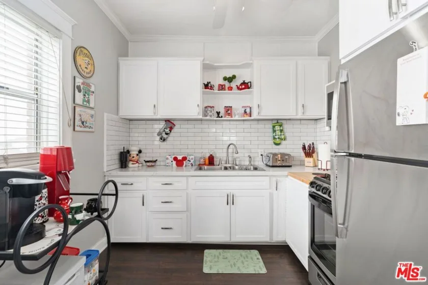 325 W 3rd Street #502 photo 15