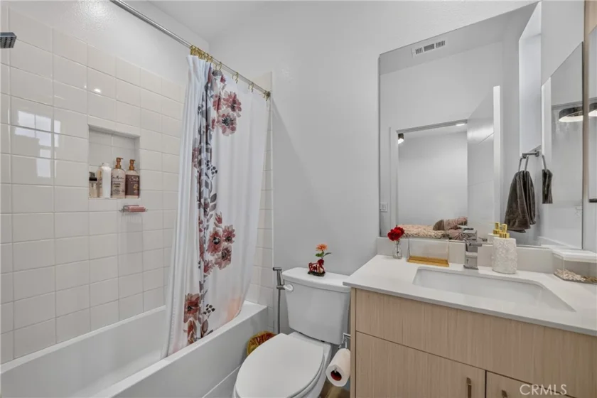 4810 Long Beach photo 23