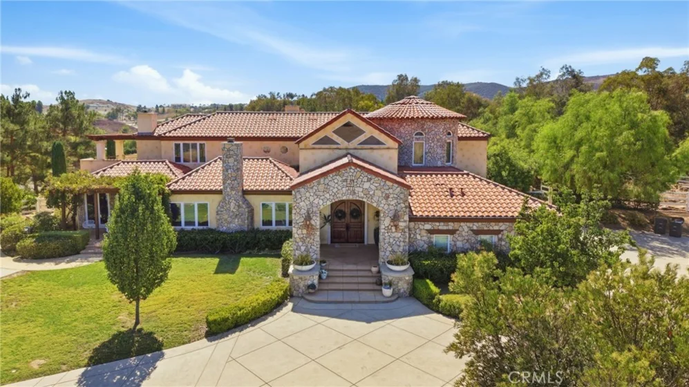 20855 Avenida Castilla photo 1