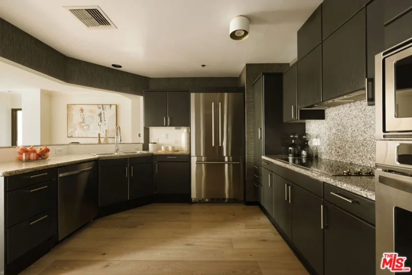 10724 Wilshire Boulevard #803 photo 4