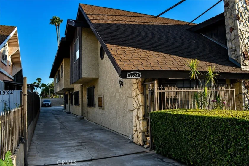 1524 Acacia Street Unit 3 Street photo 7