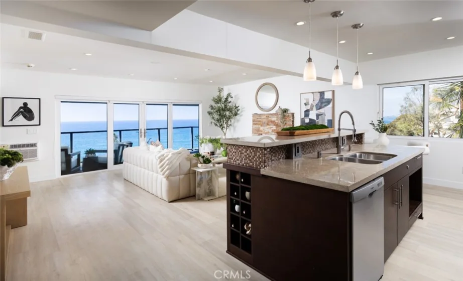2442 S Coast Hwy #6 photo 2