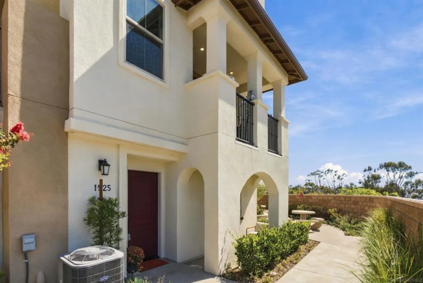 1525 Fig Tree Way photo 2