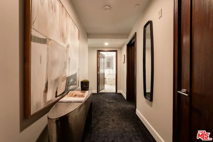 447 N Doheny Drive #101 photo 12