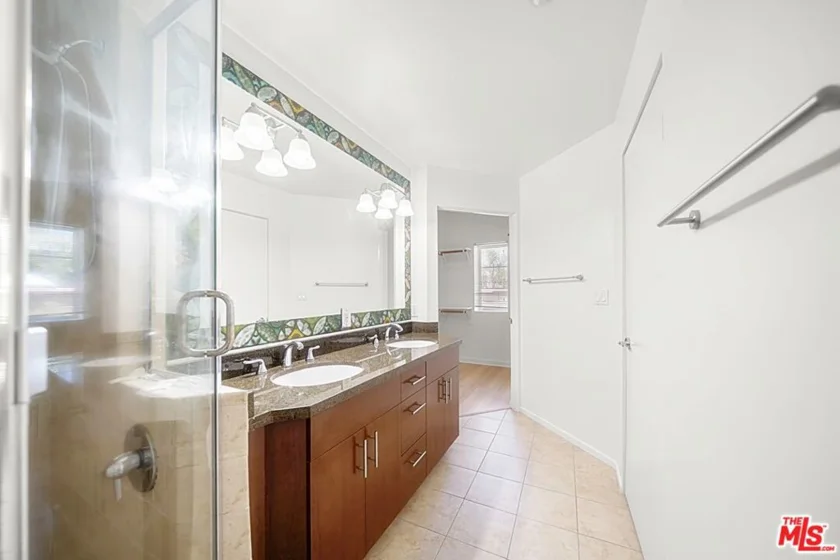 2864 Sunset Place #201 photo 25