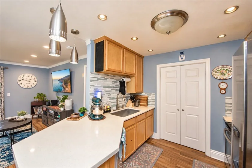 2375 Del Mar Way #101 photo 14