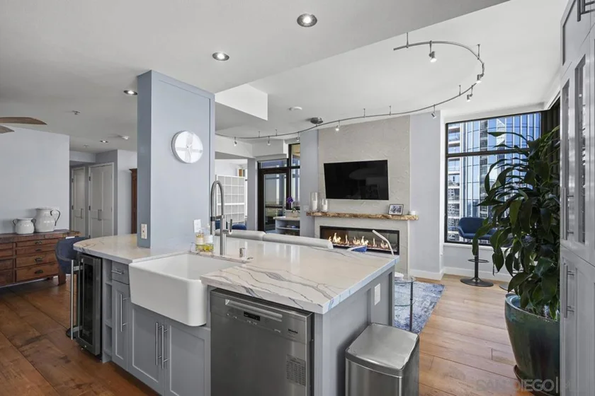 700 W E Street #2903 photo 14