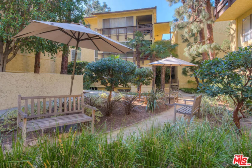 6250 Buckingham #204 photo 36
