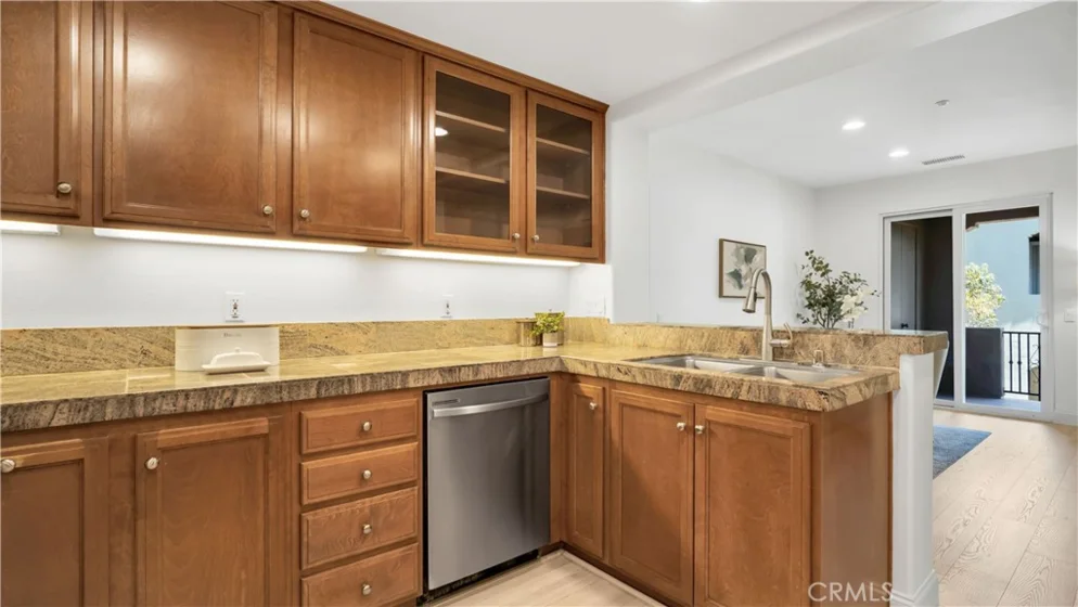 128 Talmadge photo 3