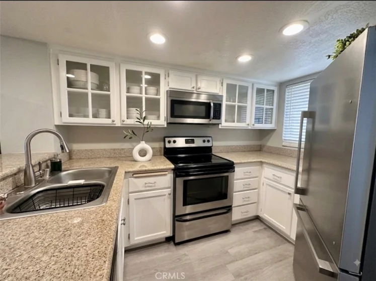 1200 Pacific Coast photo 5