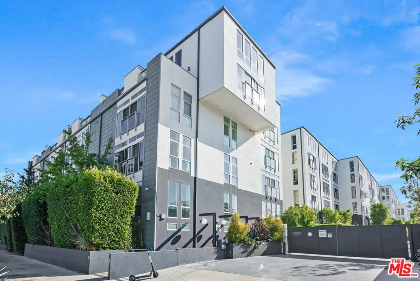 4215 Glencoe Avenue #407 photo 1