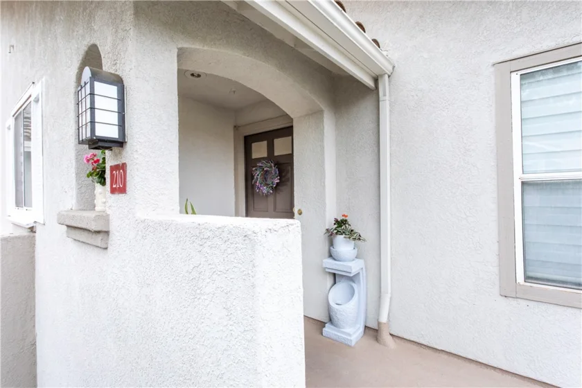 210 California Court photo 34