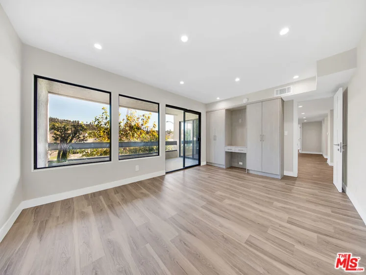 1325 Valley View Road #201 photo 25