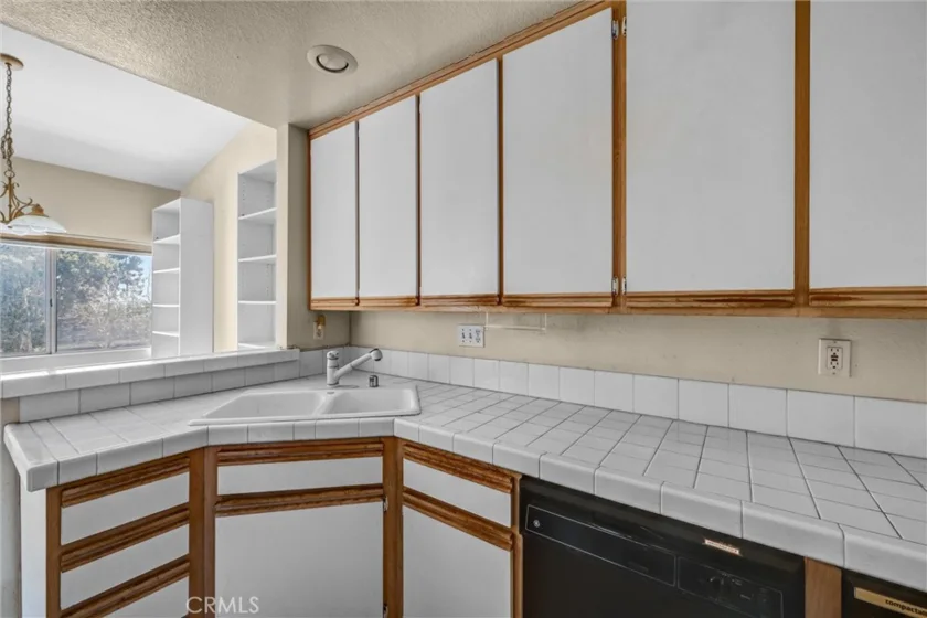 360 Villa Point Drive photo 7