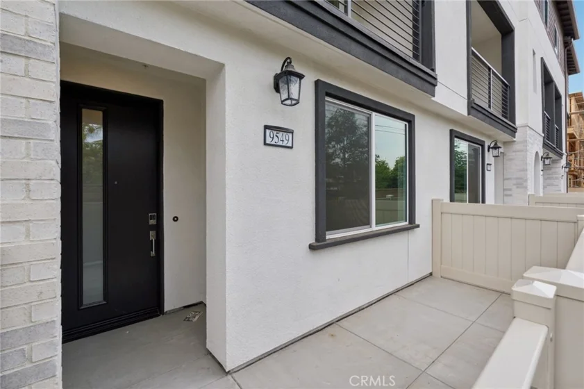 9549 Hannah Way photo 1