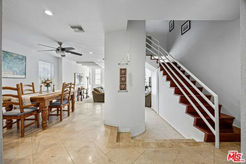 4549 Haskell Avenue #1 photo 6