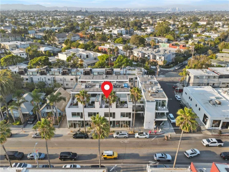 1121 Abbot Kinney photo 31