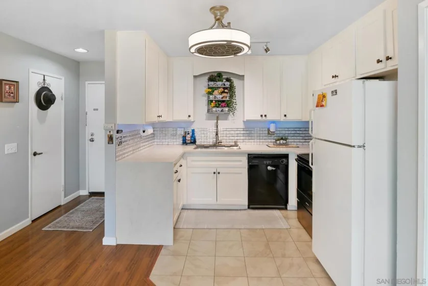 6350 Genesee Avenue #312 photo 10