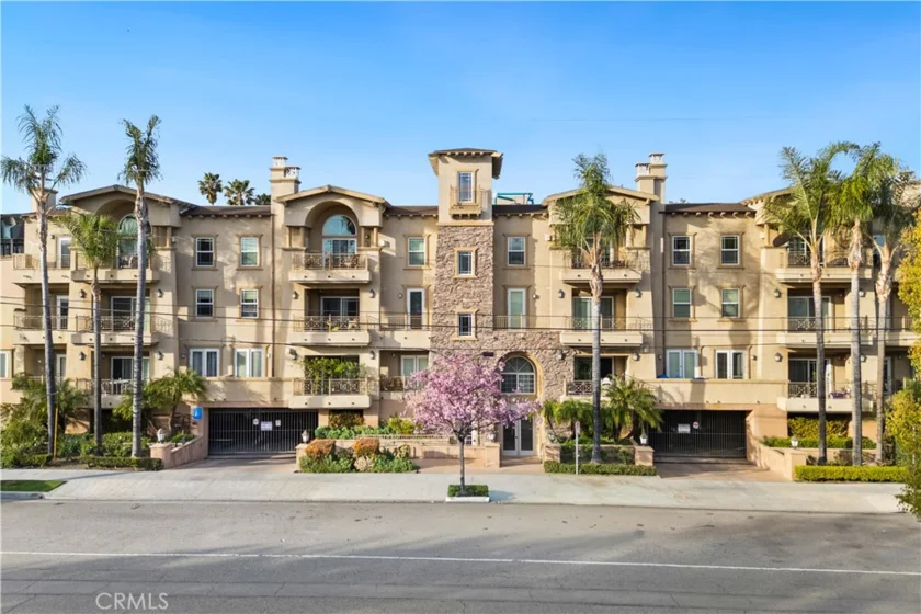 10715 Camarillo Street #203 photo 1