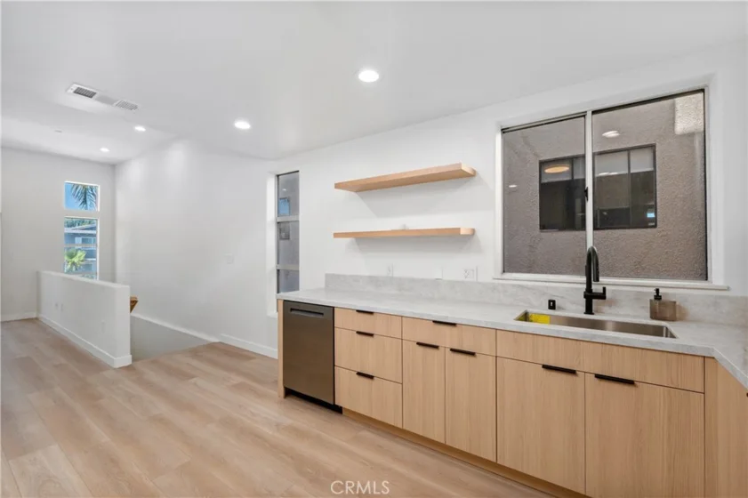 13440 Moorpark Street #101 photo 11