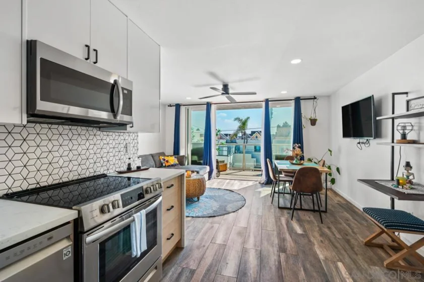 725 Redondo Court #21 photo 1