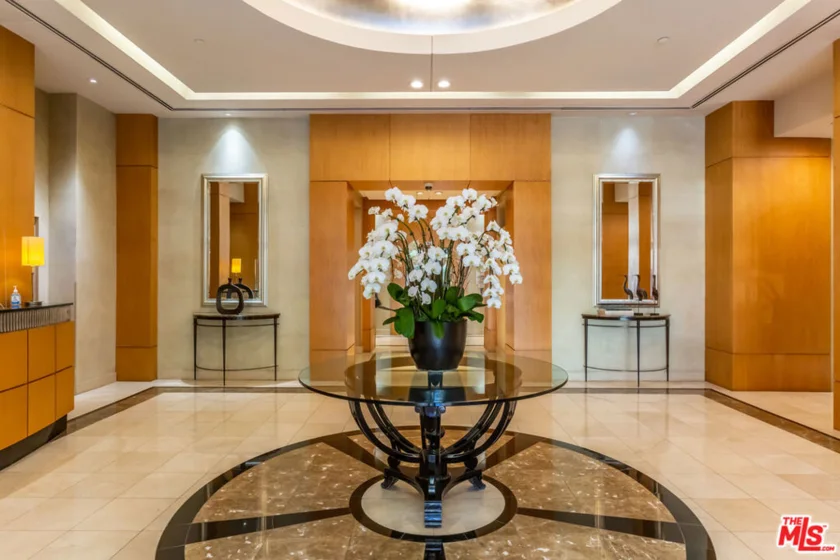 10445 Wilshire Boulevard #1806 photo 33