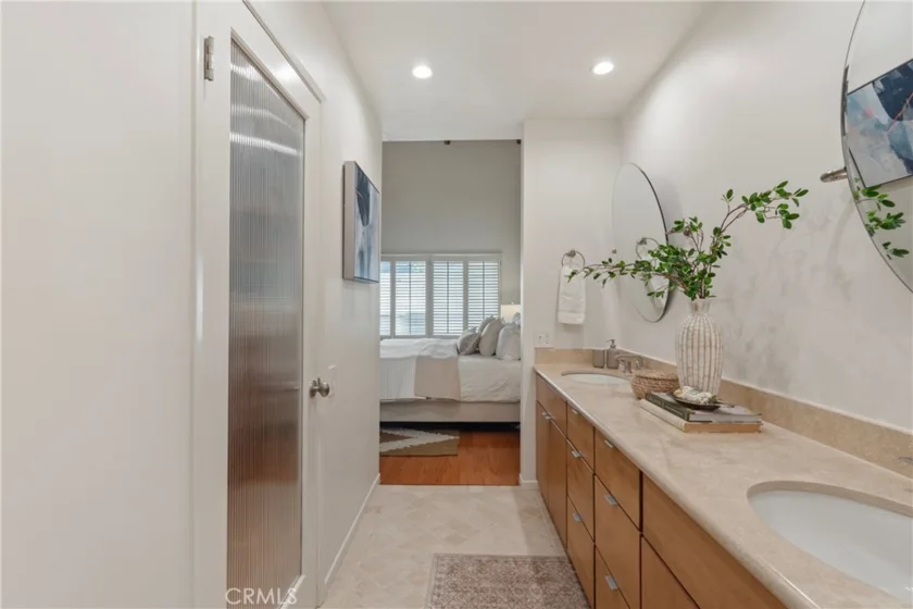 10933 Wellworth Avenue #10 photo 18