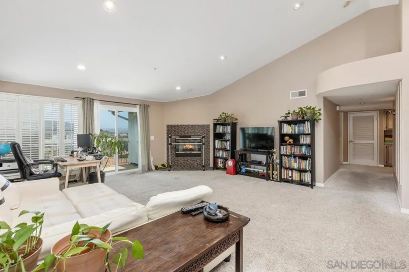 16424 Avenida Venusto #E photo 34