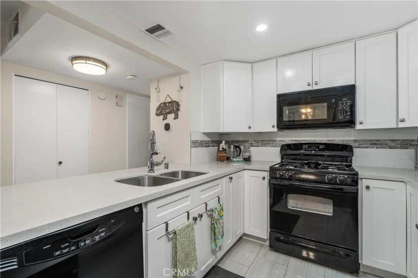 15155 Sherman Way #60 photo 7