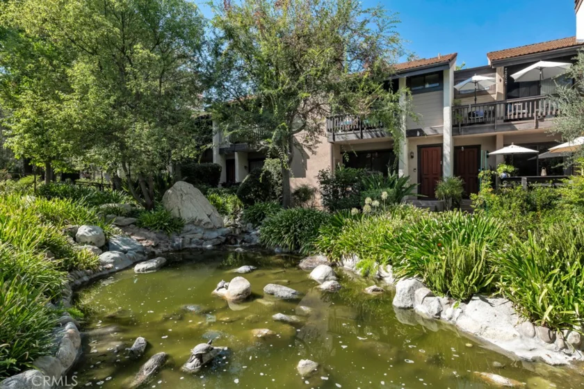 21931 Burbank Boulevard #25 photo 46