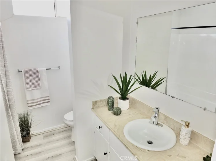 545 Chestnut Avenue #203 photo 5