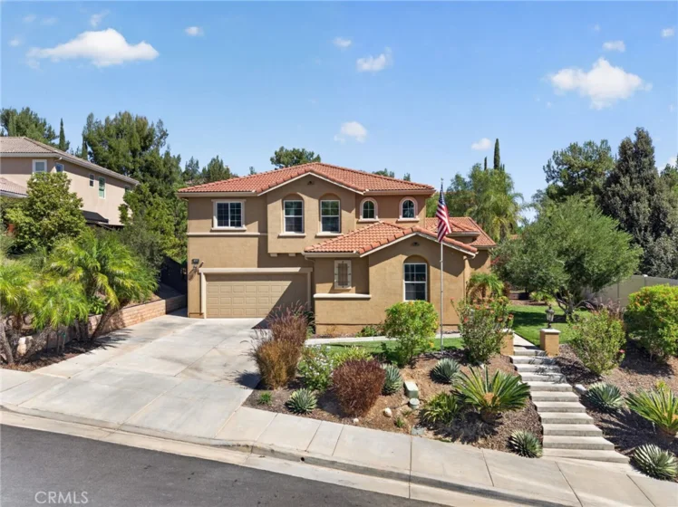 42111 Majestic Court photo 2