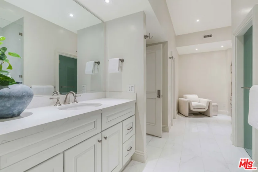 10120 Empyrean Way #102 photo 32