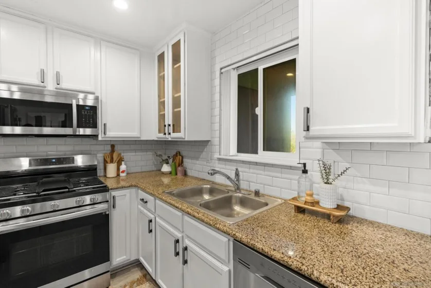 522 Calle Montecito #114 photo 8